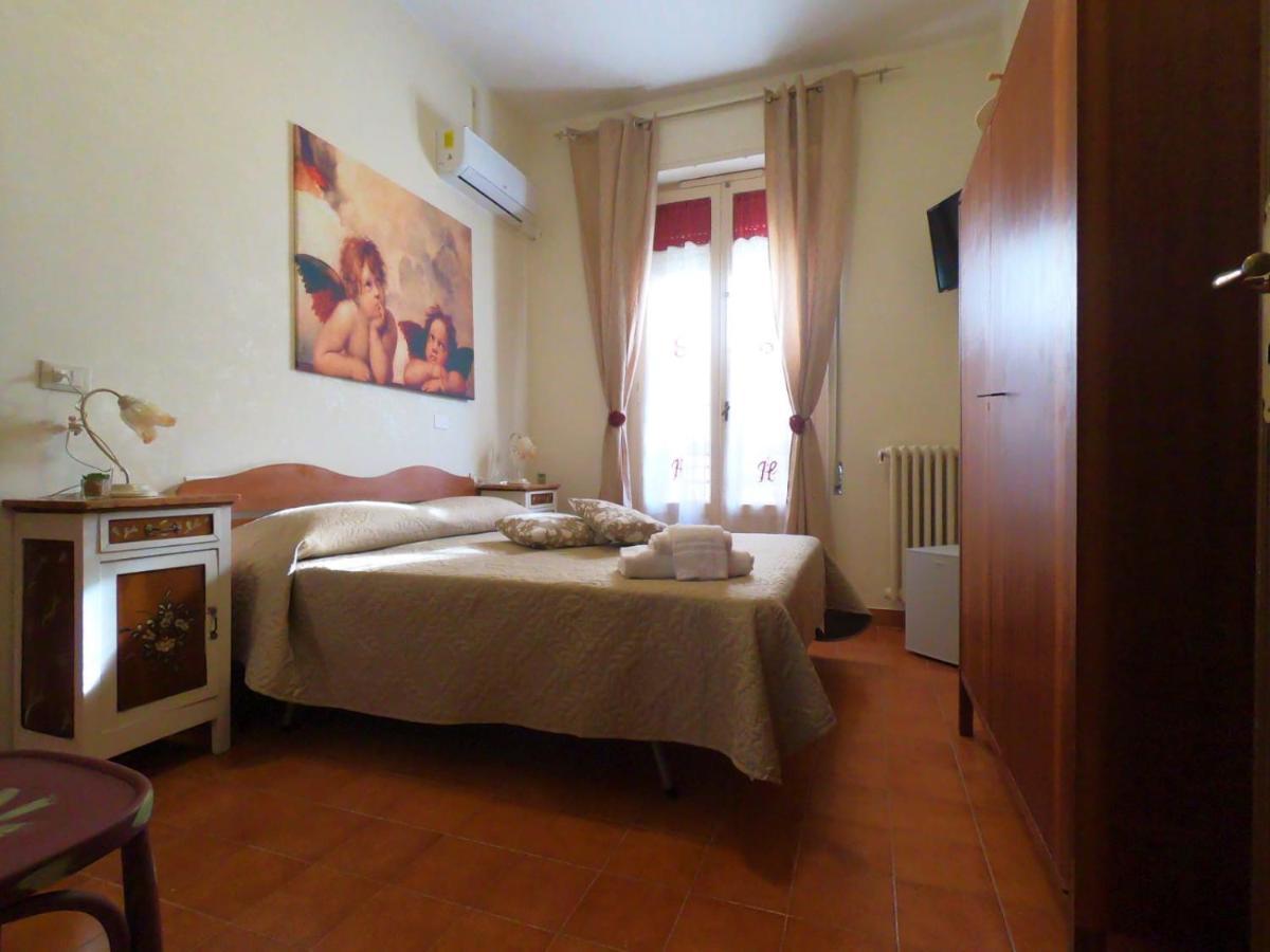 Le Stanze Di Ricci - Affittacamere Low Cost เลซีนา ภายนอก รูปภาพ