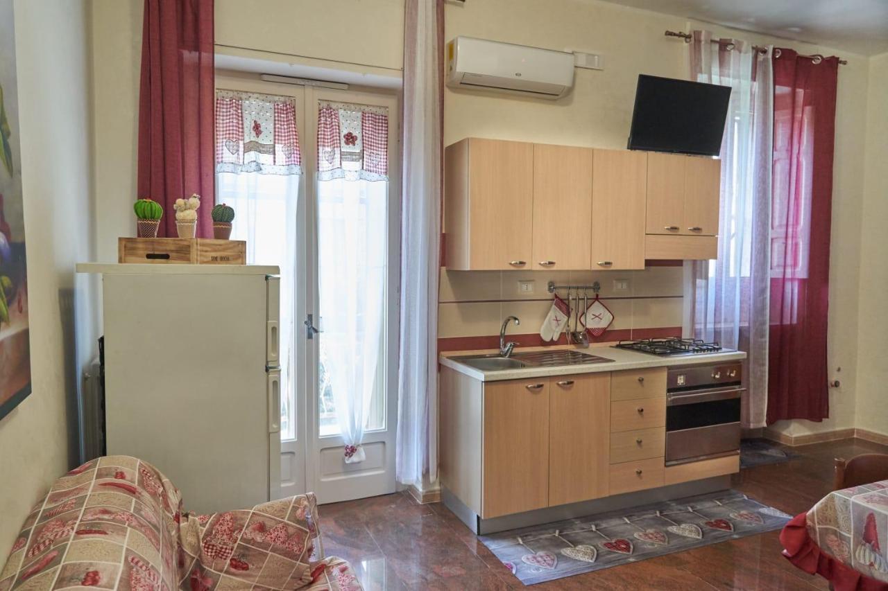 Le Stanze Di Ricci - Affittacamere Low Cost เลซีนา ภายนอก รูปภาพ