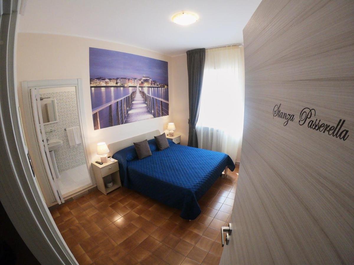 Le Stanze Di Ricci - Affittacamere Low Cost เลซีนา ภายนอก รูปภาพ