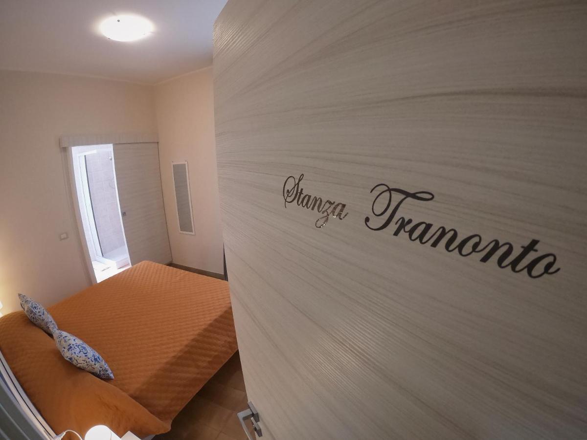 Le Stanze Di Ricci - Affittacamere Low Cost เลซีนา ภายนอก รูปภาพ